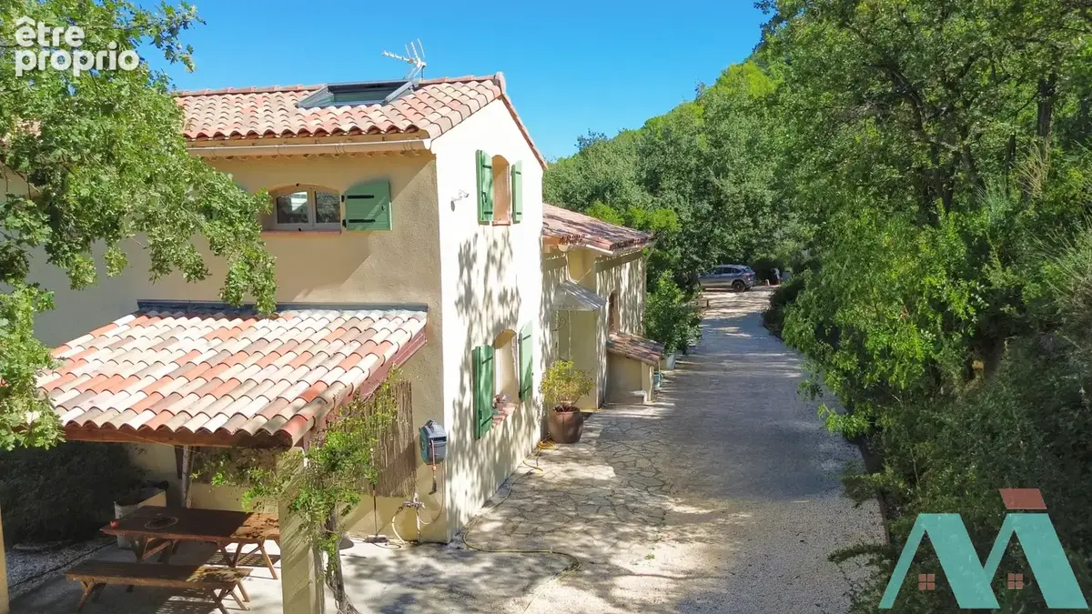 Maison rénovée 5 pièces 180m2 sur terrain 8700m2 en Provence - photo 22