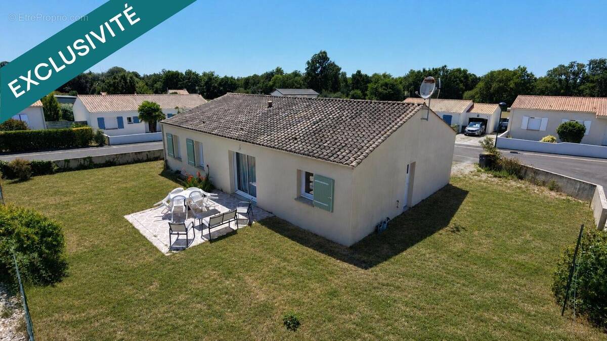 Photo 1 - Maison à SAINT-GEORGES-DE-POINTINDOUX