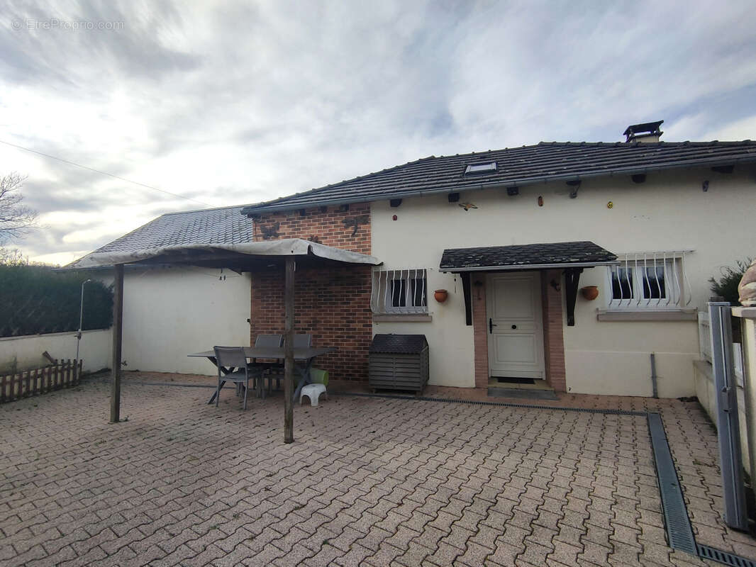Maison à LAGUENNE