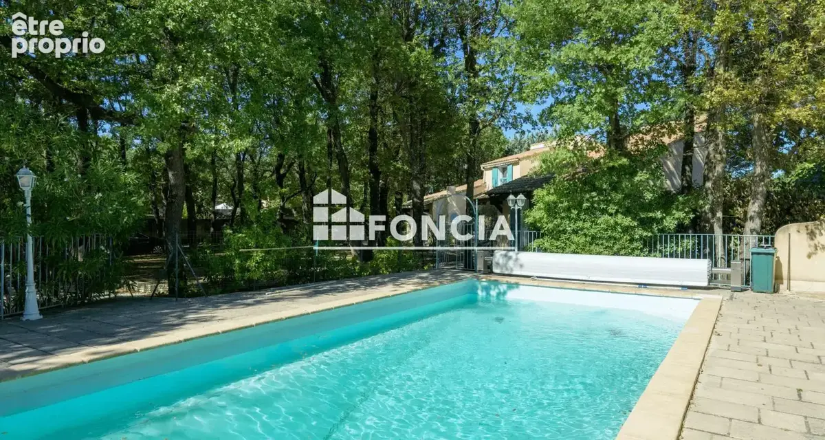 Rochefort-du-Gard — Spacieuse maison de caractère de 202 m² avec terrain arboré et piscine - photo 3