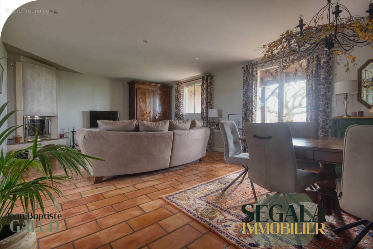 Maison 183 m2 sur 6171 m2 de terrain plat - photo 8