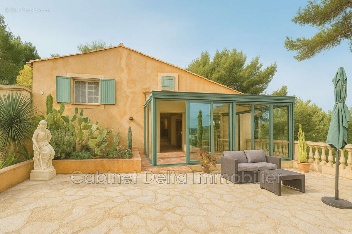 Maison à LE CASTELLET