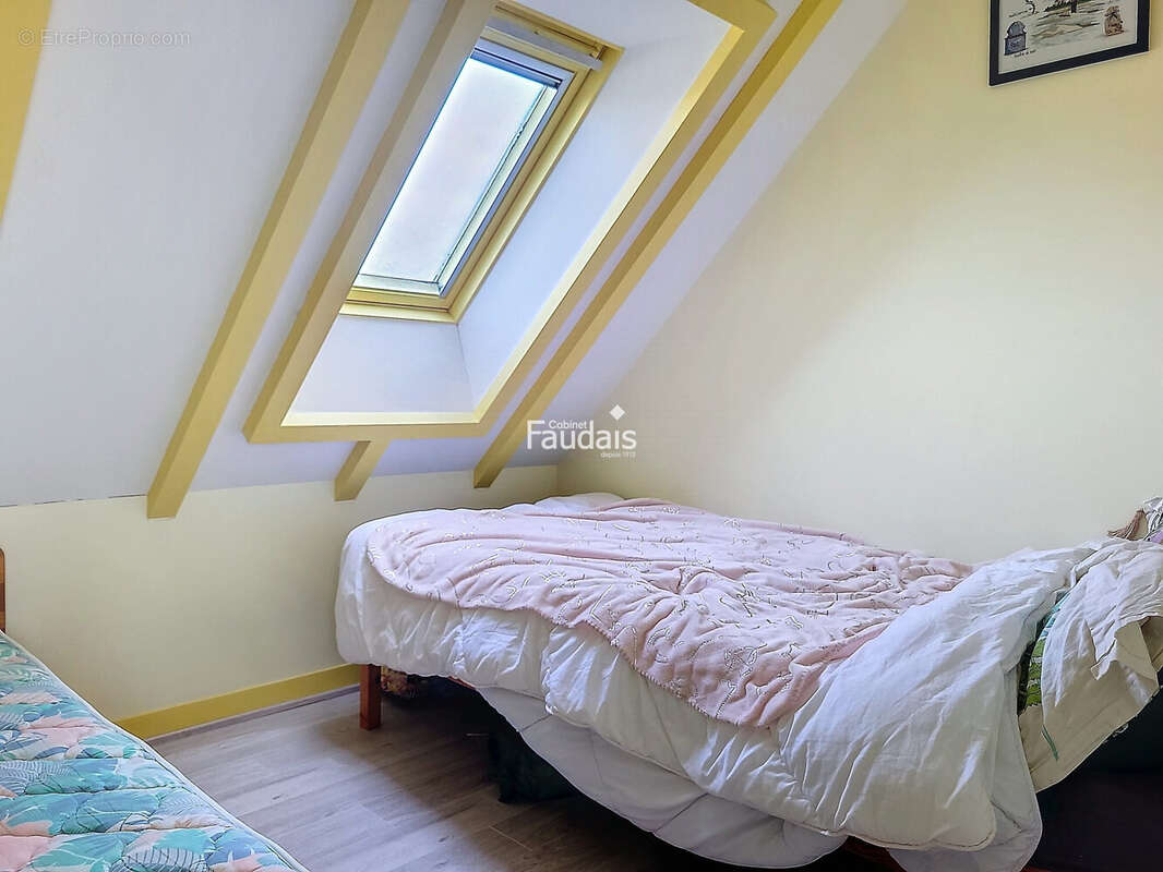 Maison 84 m² à Regneville-Sur-Mer  - photo 8