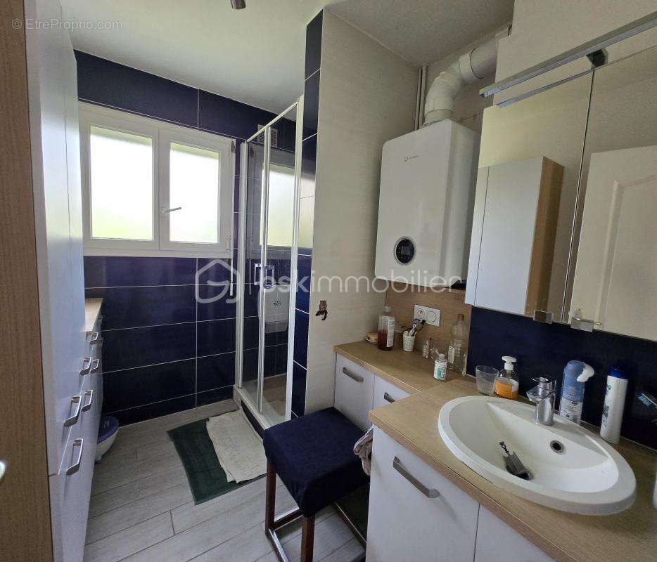 Plain-pied 113 m² - Véranda de 20 m² - Jardin clos - Stationnement 5 véhicules - photo 10