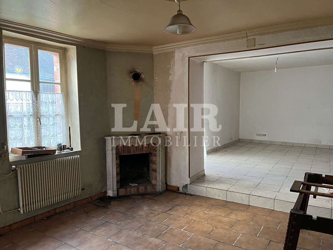 Maison à LE MELE-SUR-SARTHE