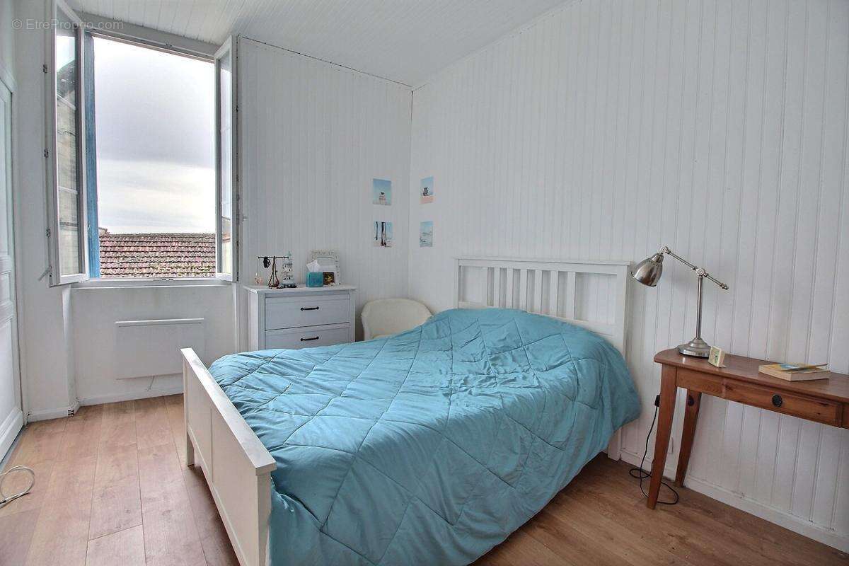 Maison à MORTAGNE-SUR-GIRONDE