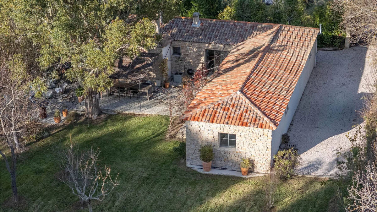 Maison à VAUVENARGUES