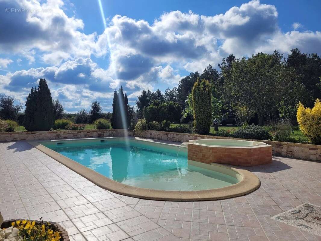 Maison à LABASTIDE-MARNHAC