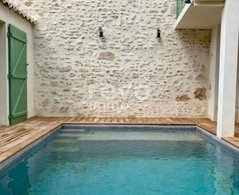 Maison à VALREAS