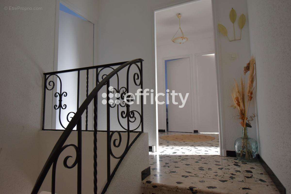 Maison 141 m² à Saint-Cyprien  - photo 7