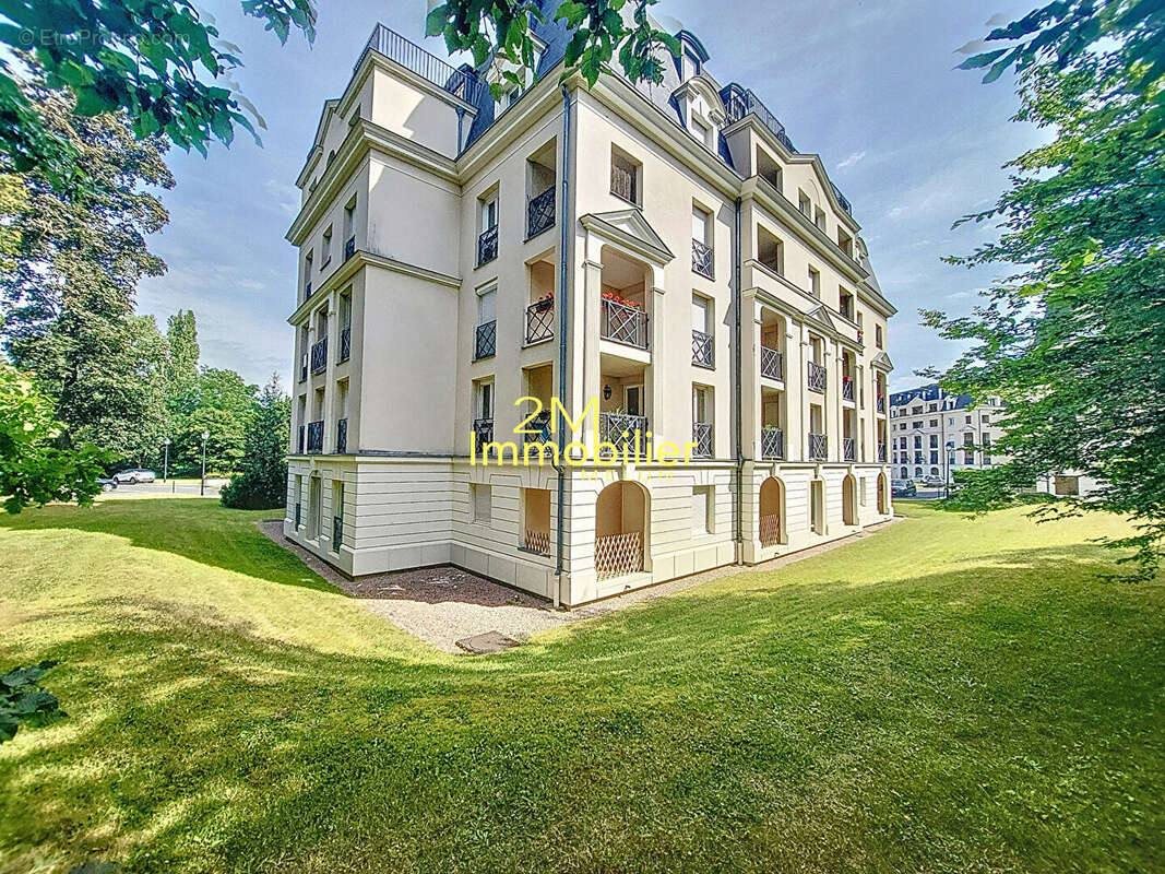 Appartement à DAMMARIE-LES-LYS