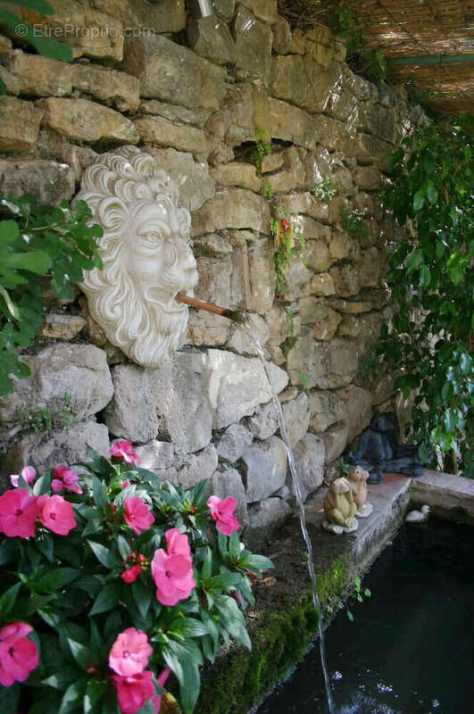 Maison à ENTRECASTEAUX