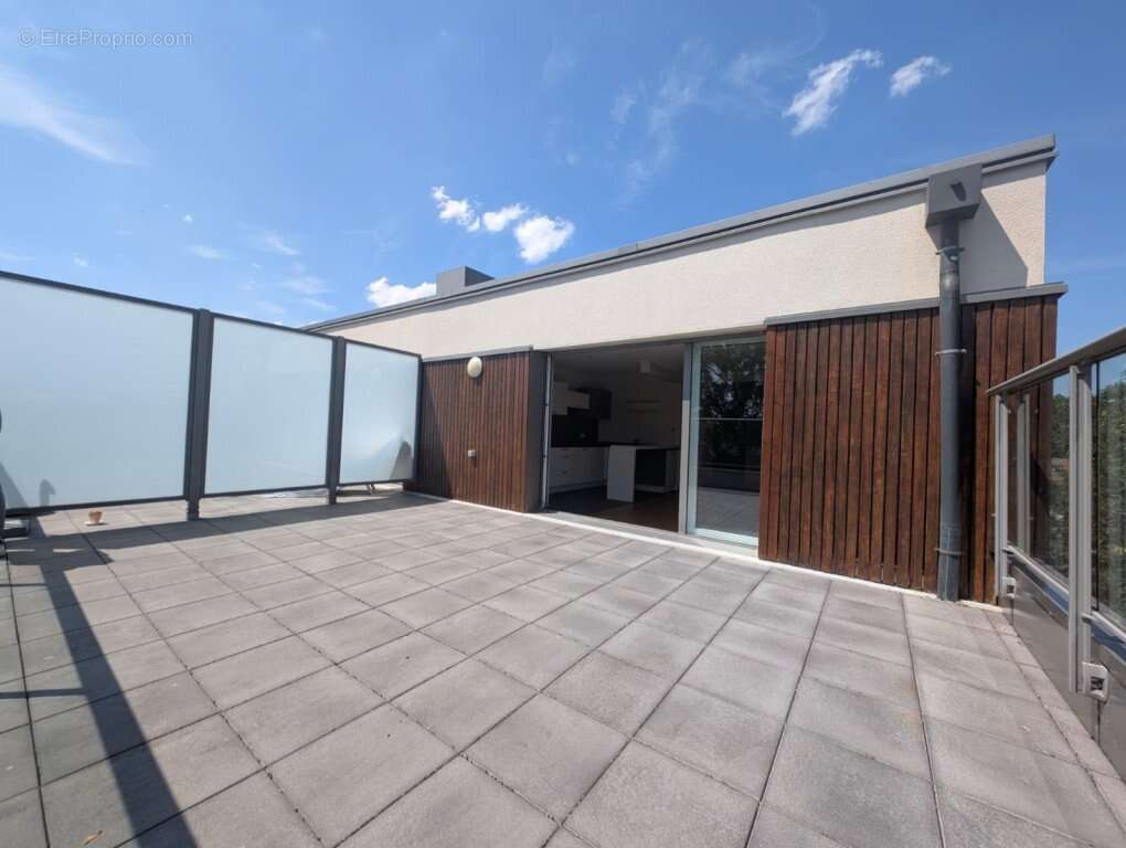 T4 d'exception en dernier étage avec 2 terrasses, garage et parking - photo 8