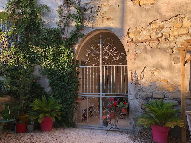 Maison à VILLENEUVE-DE-BERG