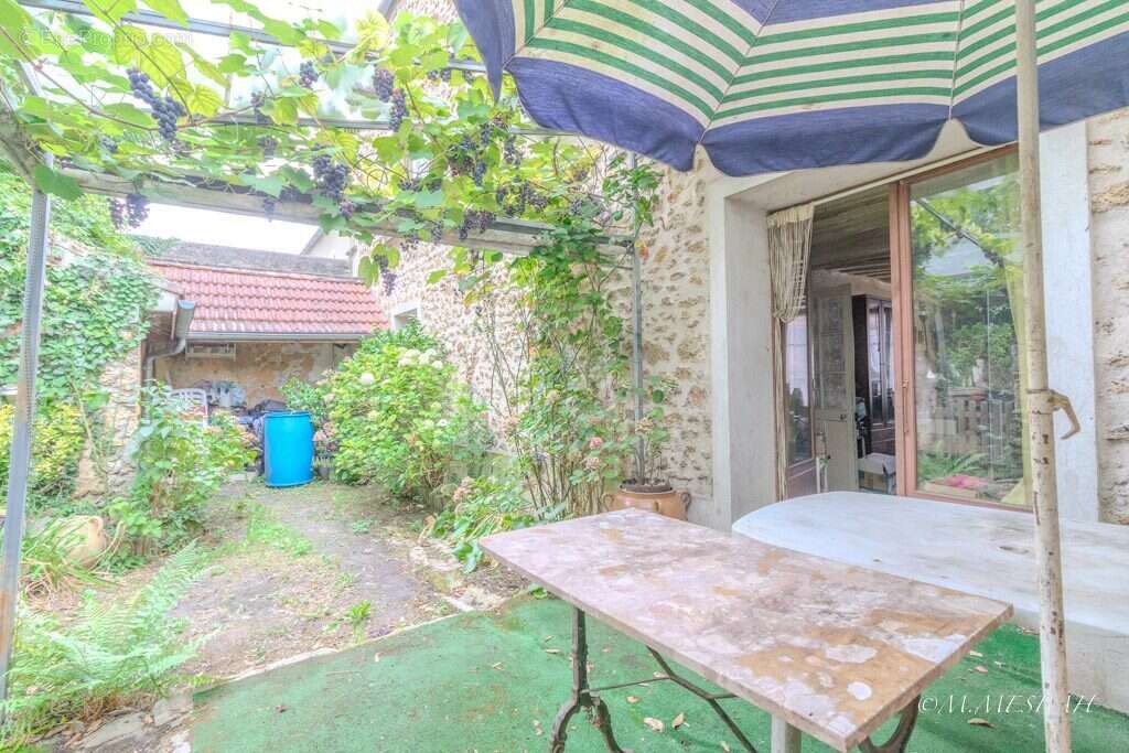 Maison à LEUVILLE-SUR-ORGE