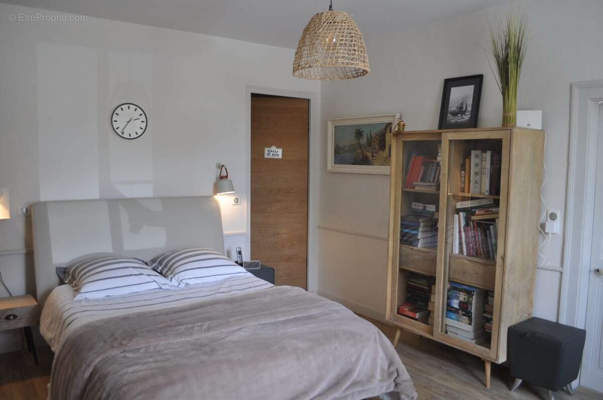 Maison à SAINT-LAURENT-SUR-GORRE