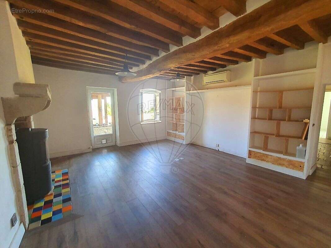 Maison à BELLENAVES