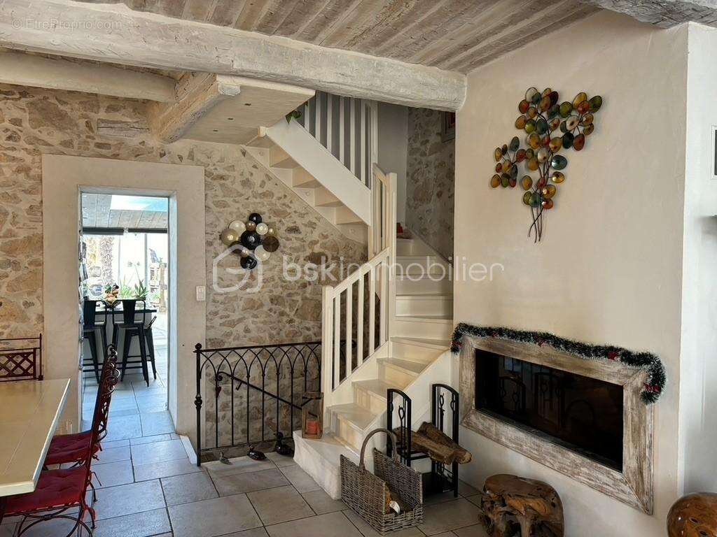 Maison familiale lumineuse avec terrasse – Quartier calme et recherché - photo 8