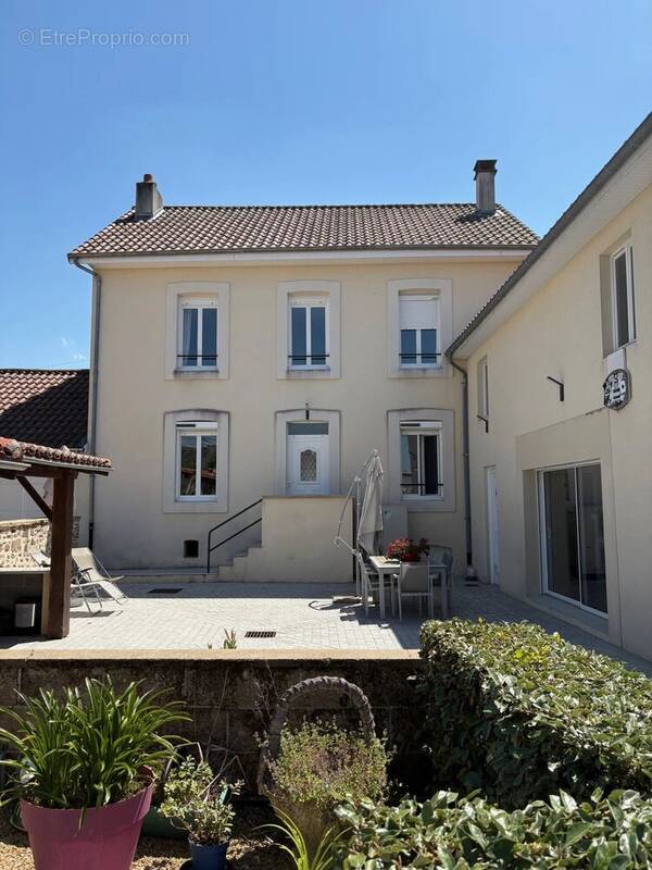 Maison à SAINT-JUNIEN