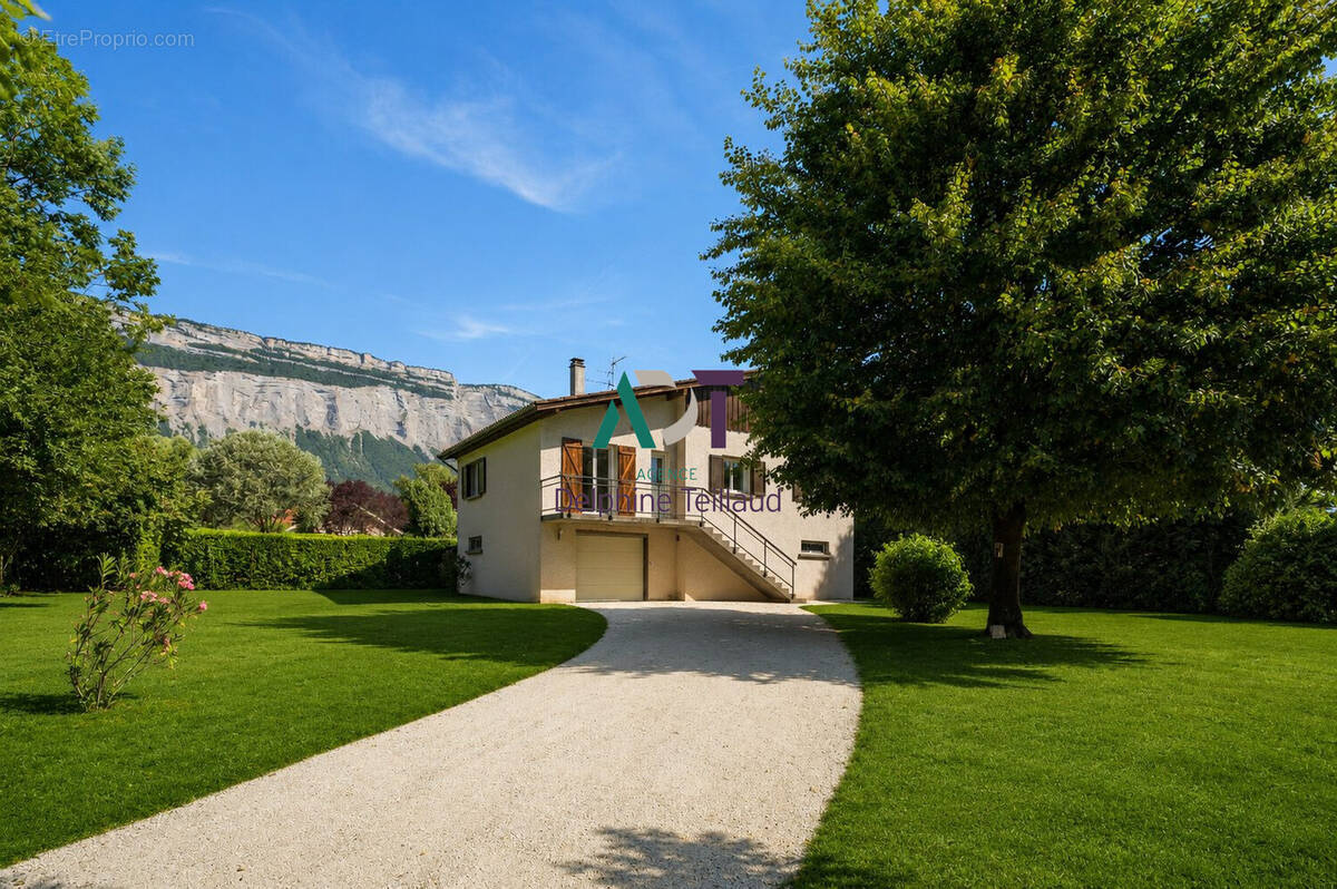 Maison à MEYLAN
