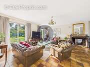 Maison à VERRIERES-LE-BUISSON