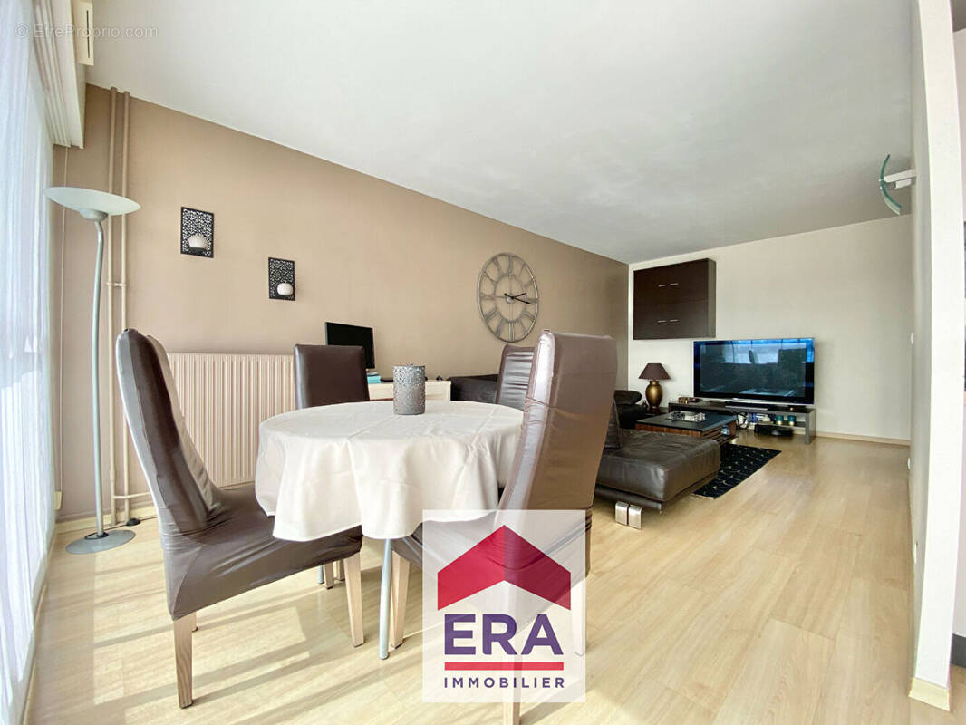 Appartement à SARTROUVILLE