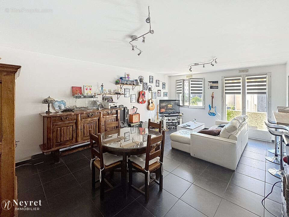 Appartement à SAINT-ETIENNE