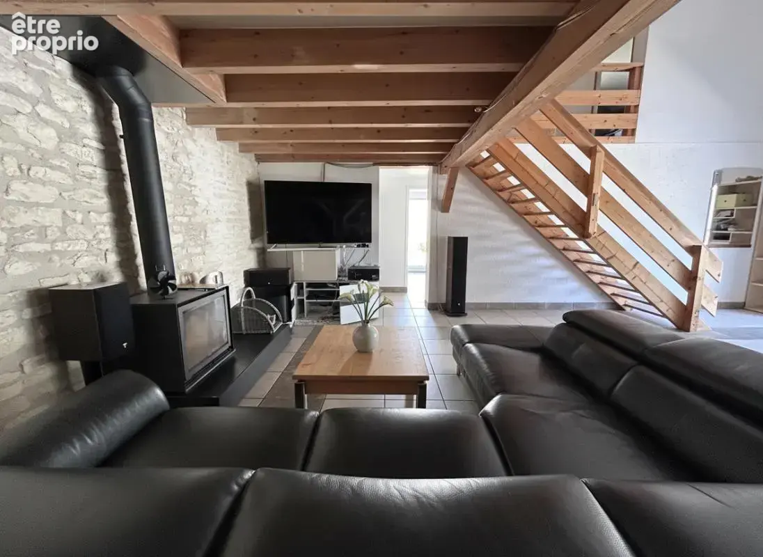 Neuville de Poitou - Secteur Bellefois - Maison 4 chambres (possibilité 5) + dépendance à rénover de 34m2) - photo 3