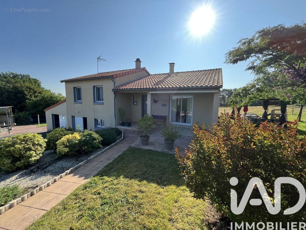 Photo 1 - Maison à MENOMBLET