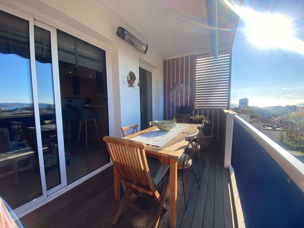 Appartement à SAINT-LAURENT-DU-VAR