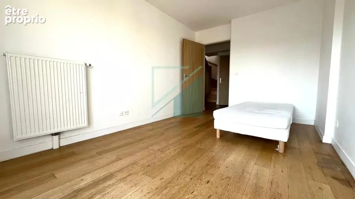 Asnières-sur-seine – 94 m² – 3 chambres – terrasse 38 m² – balcon – vue panoramique - photo 8