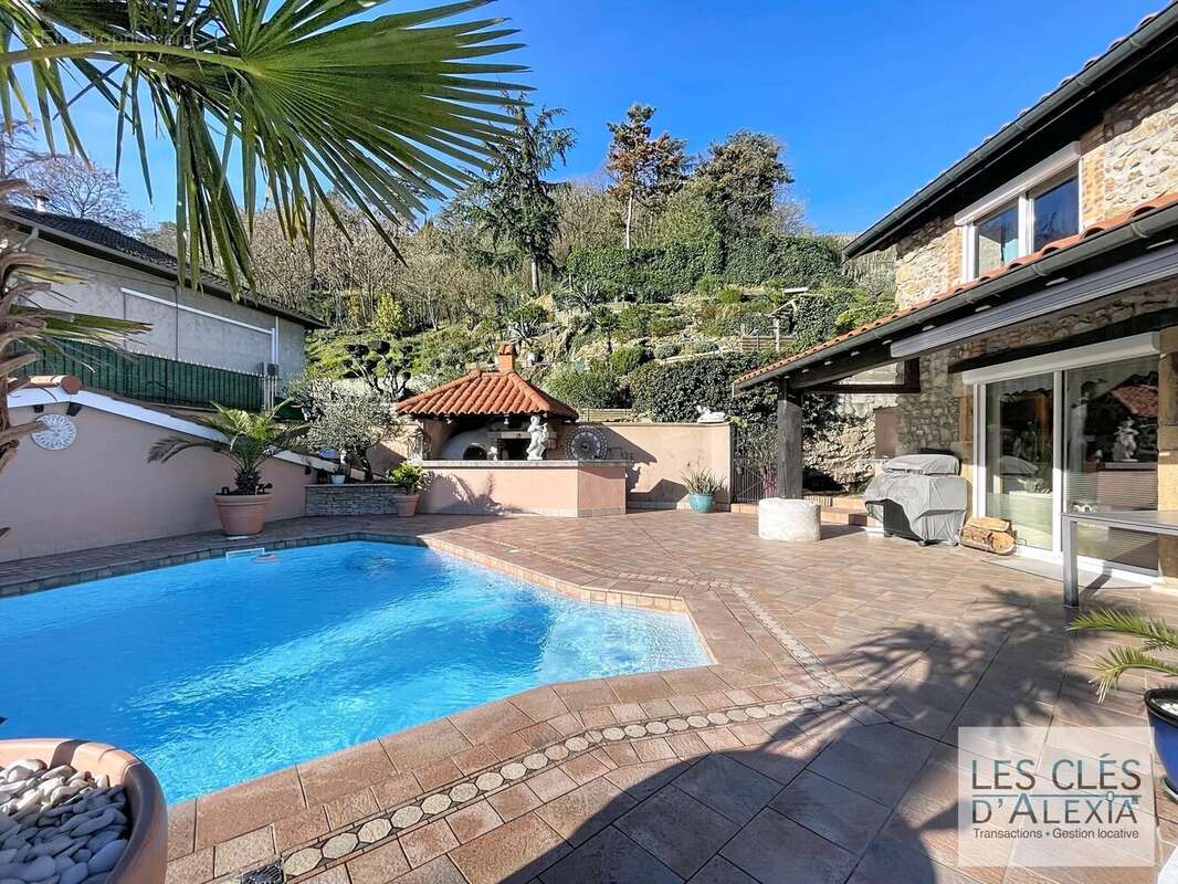 Maison à SAINT-CYR-SUR-LE-RHONE