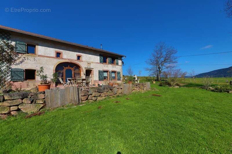 Maison à LA CHAPELLE-DEVANT-BRUYERES