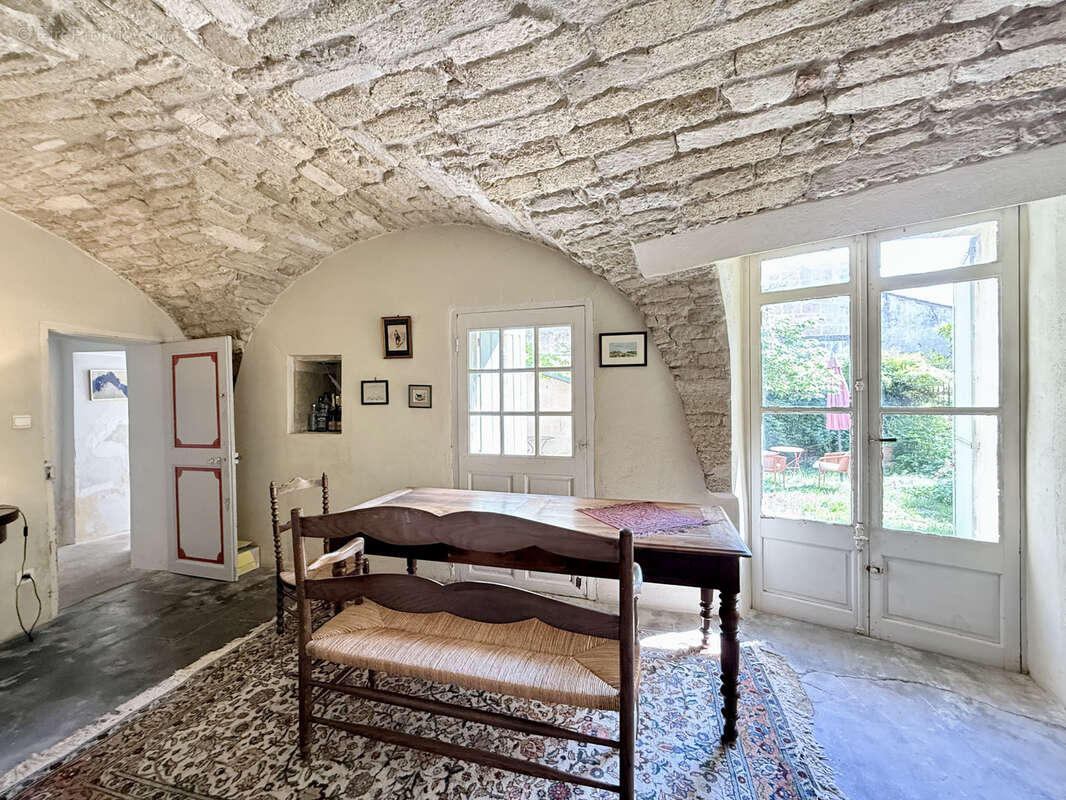 Maison à GALLARGUES-LE-MONTUEUX
