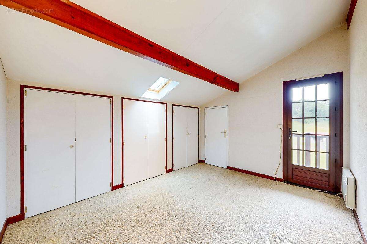 Maison T5 231 m² avec jardin et garage - photo 5