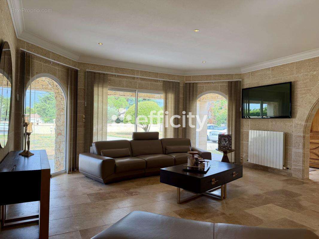 Maison 129 m² à Ambares-Et-Lagrave  - photo 2