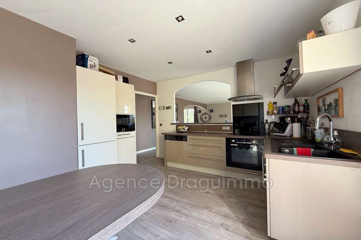 Maison 168 m² à Draguignan  - photo 8