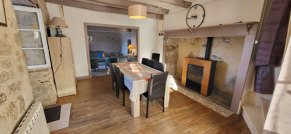 Maison à MONTFAUCON