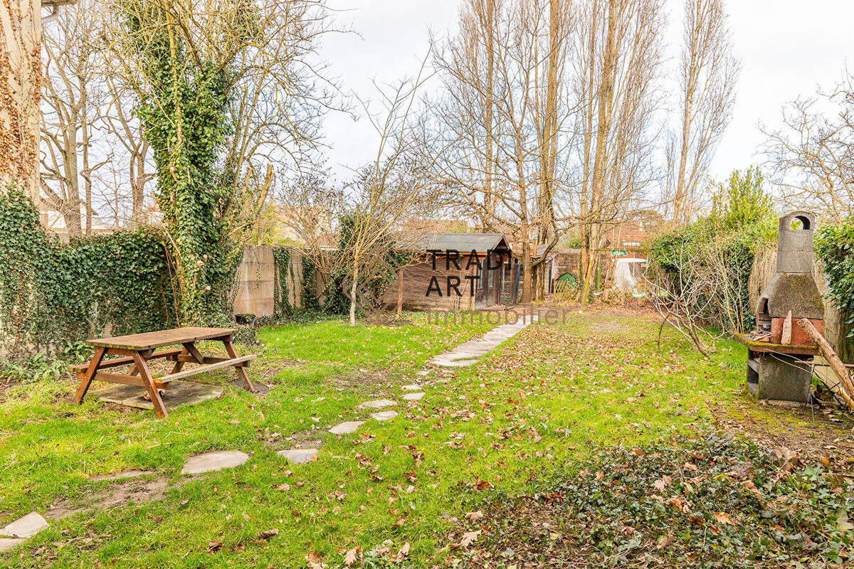 Maison à SAINTE-GENEVIEVE-DES-BOIS
