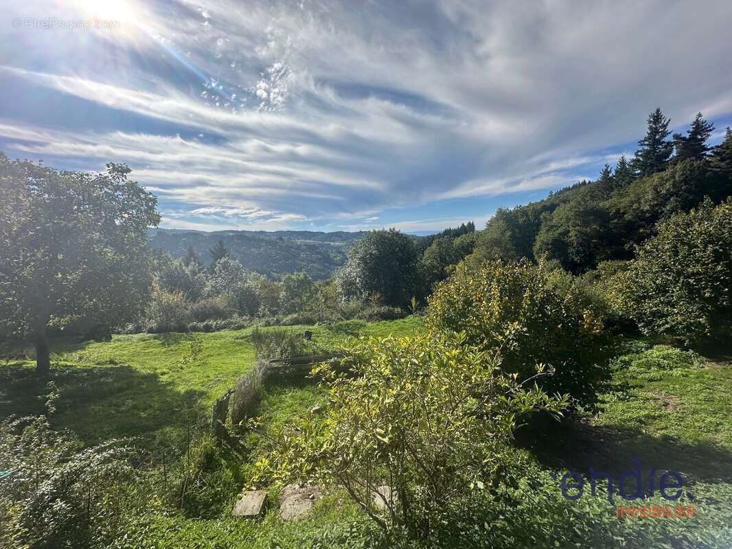 Maison à VERNET-LA-VARENNE