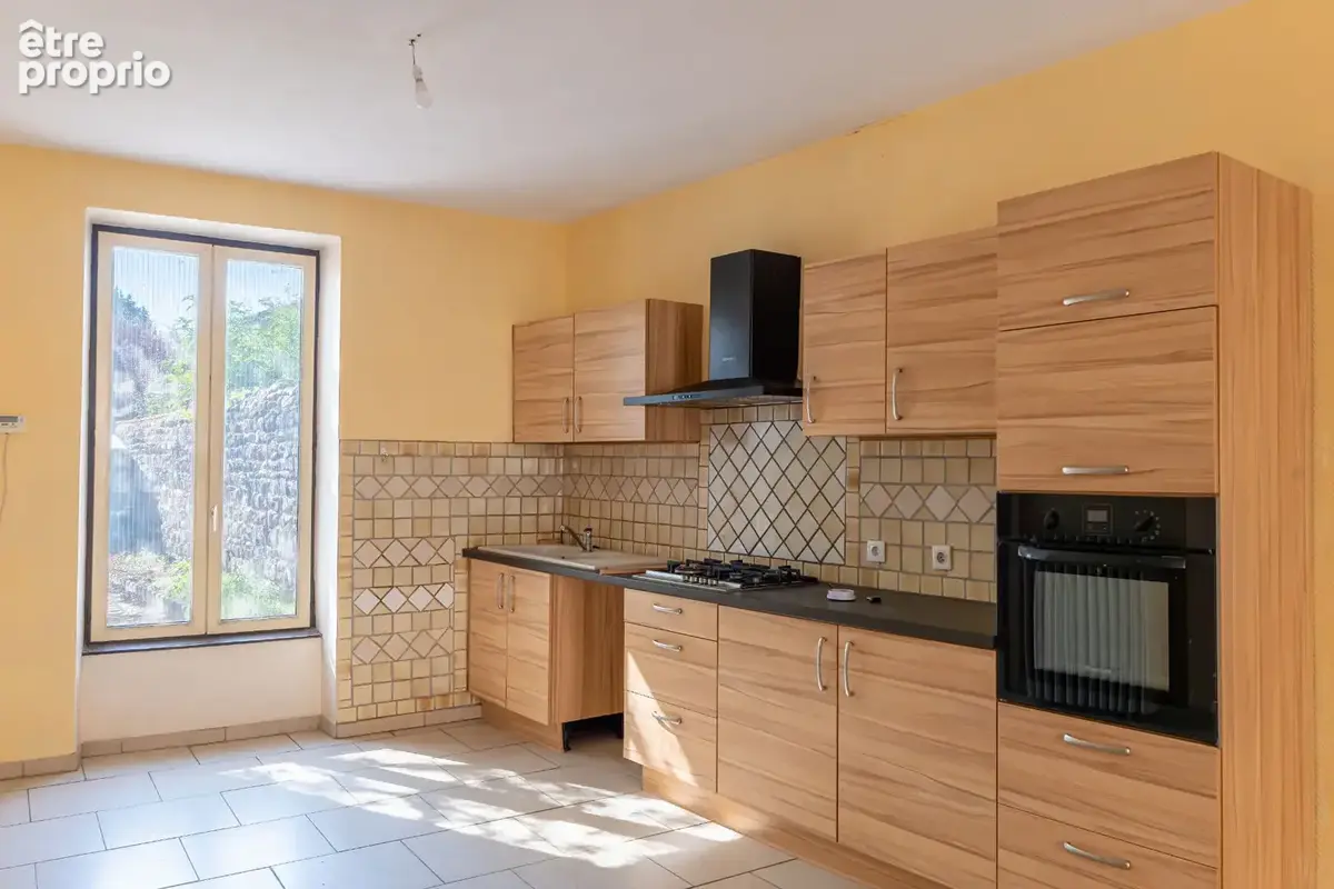 Propriété Le Breuil Sur Couze 9 pièce(s) 192 m2 - photo 6