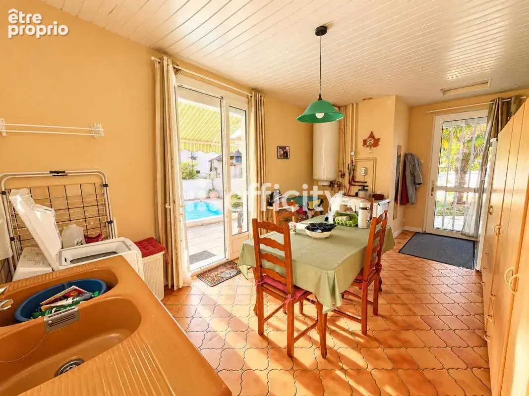 Maison 5 pièces 128 m² à vendre à Saintes (17100) - photo 9