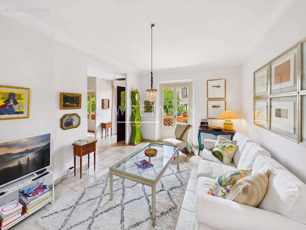 Appartement à TOURRETTES-SUR-LOUP