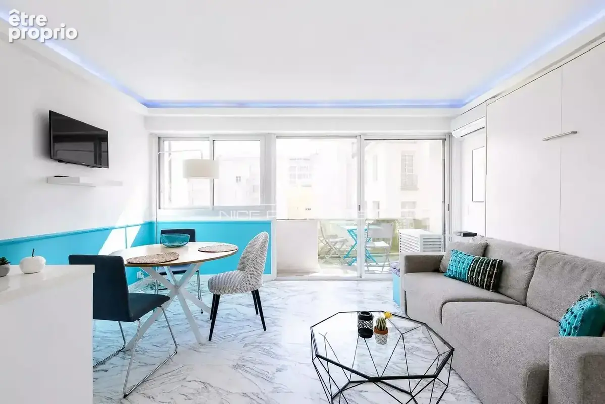 Promenade des Anglais, grand studio avec alcove couchage sur beau balcon et vue mer - photo 3
