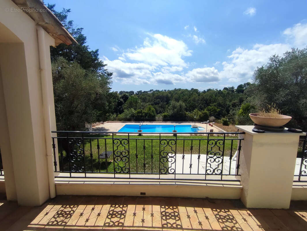 Maison à ROQUEFORT-LES-PINS