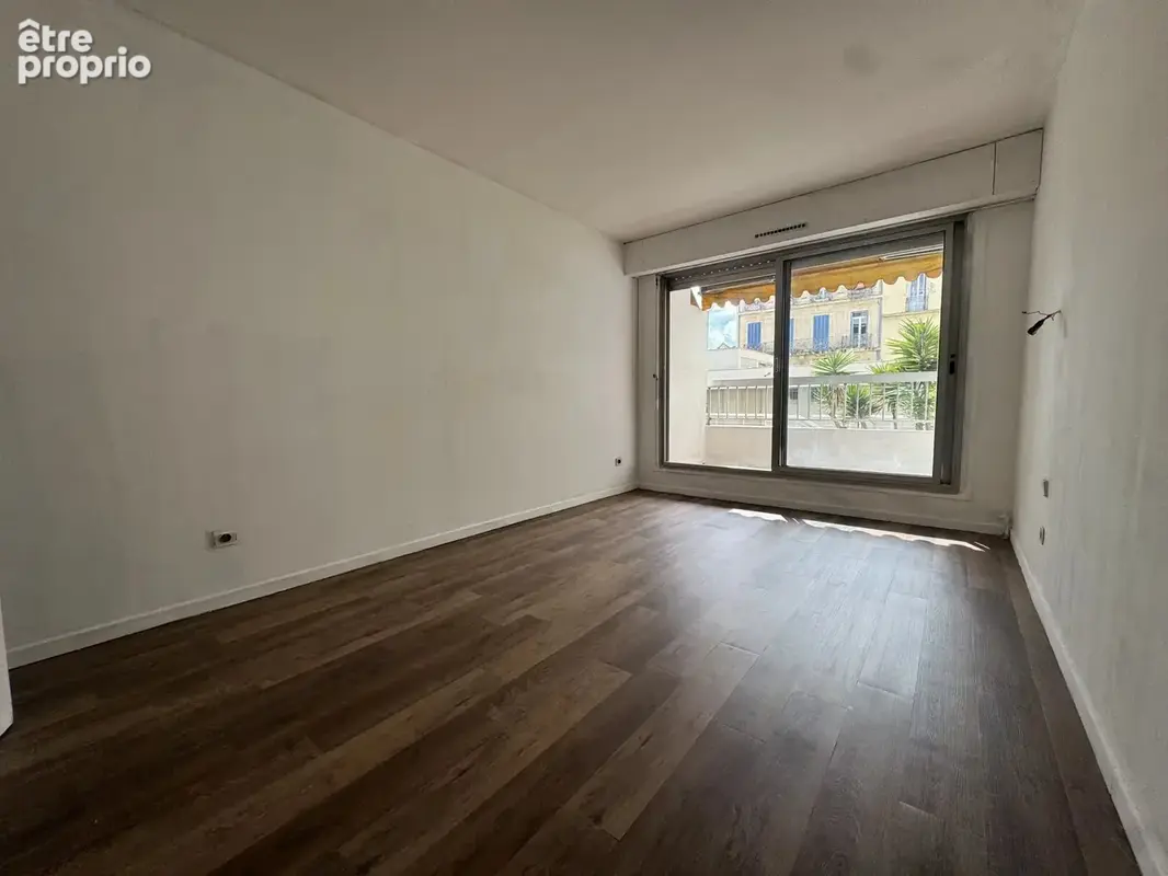 Haute ville à deux pas de l'opéra. 5 pièces 91m2. Grands extérieurs - photo 8