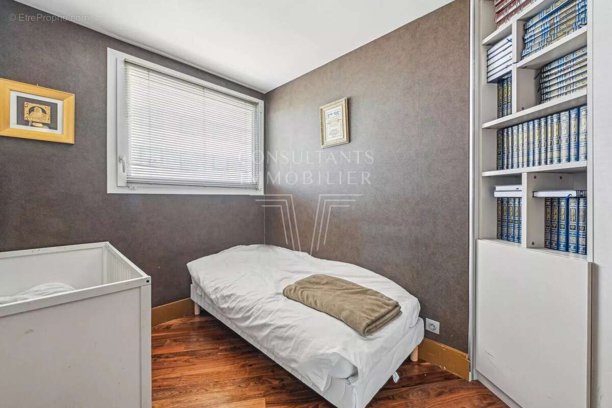Appartement à NEUILLY-SUR-SEINE