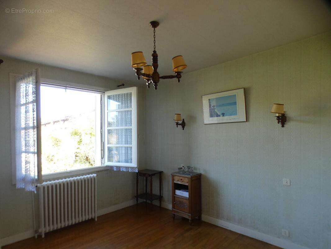 Maison à TERRASSON-LAVILLEDIEU