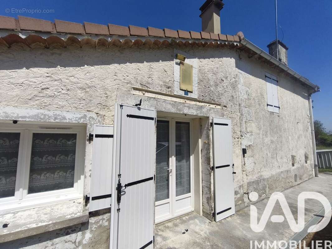 Maison 106 m² à Neuvicq  - photo 4