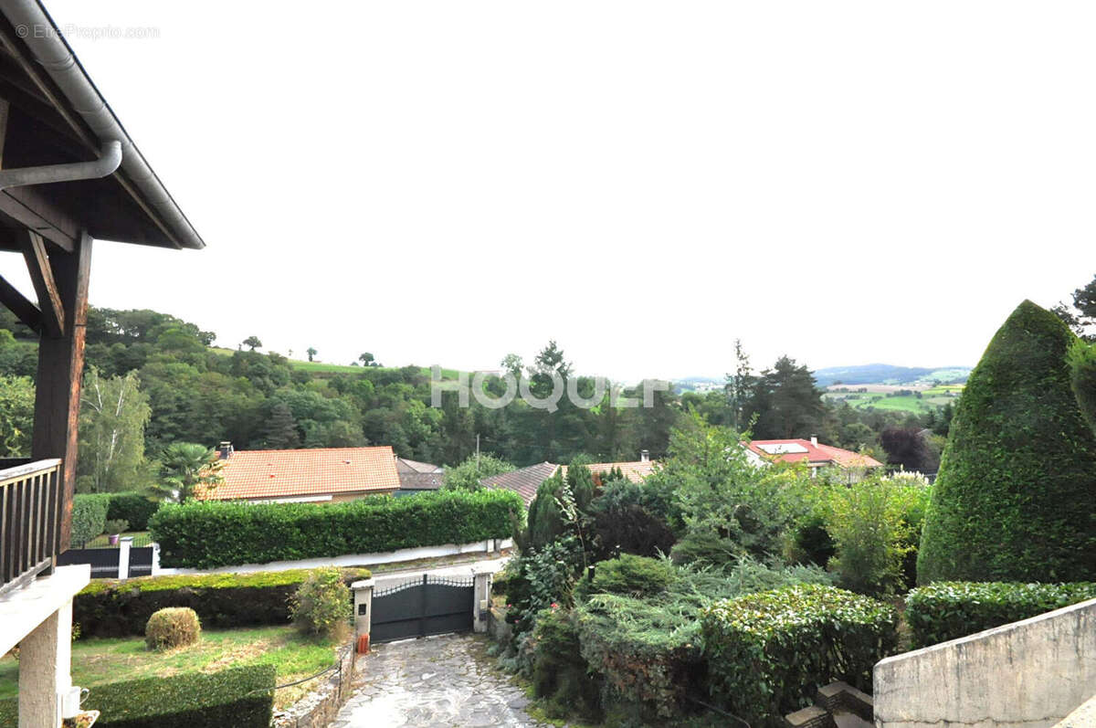 Maison à SAINT-SYMPHORIEN-SUR-COISE